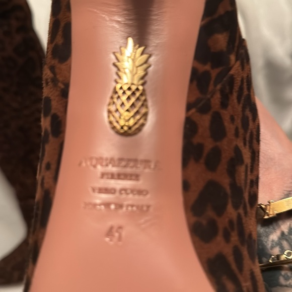 Sexy suede leopard Worn 1x see on bottom all suede is perfection not one flaw - Picture 3 of 4